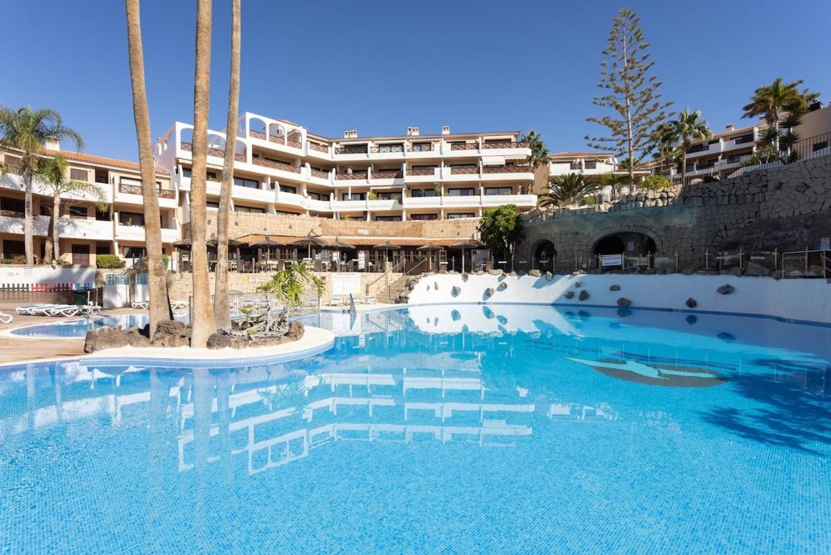 Green Oasis With Pool Access In Amarilla Golf Сан Мигел де Абона Екстериор снимка